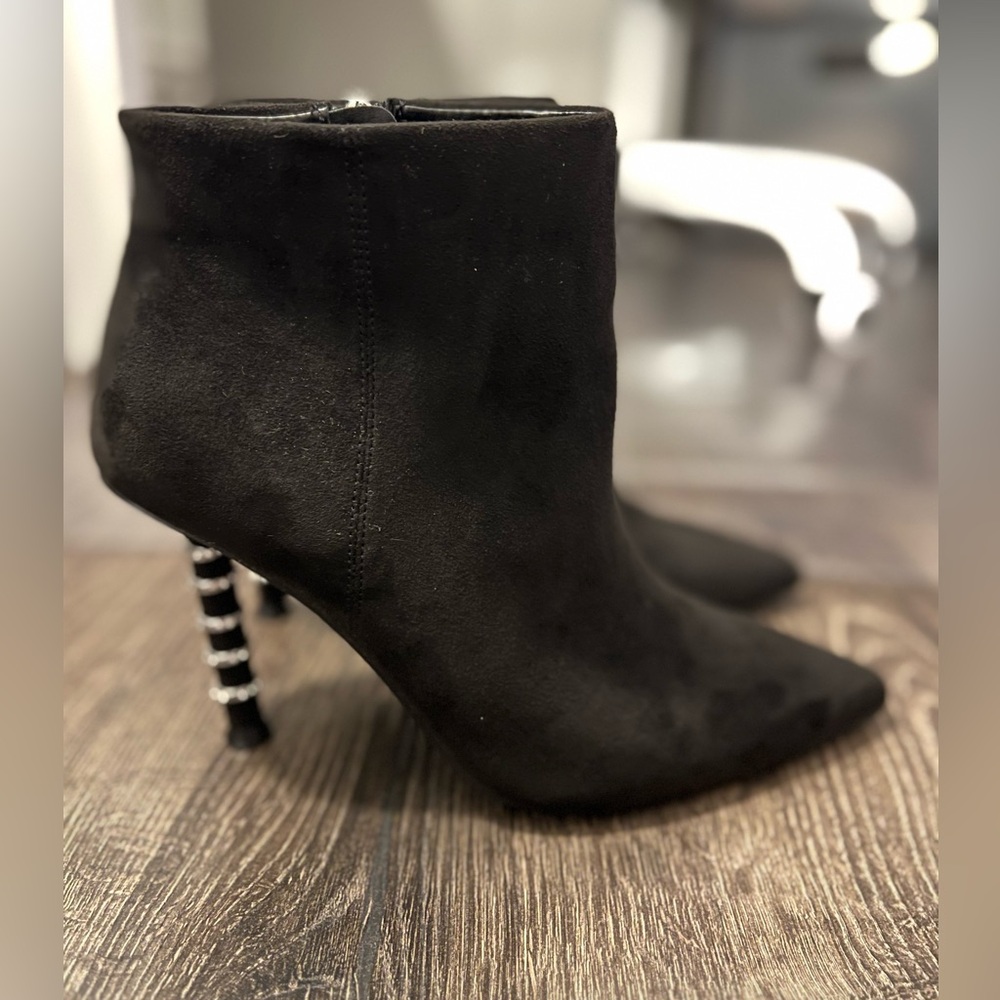 JLo Porchia 2 3.75” Heeled Bootie Size 6.5